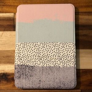 Kindle case with auto wake/sleep